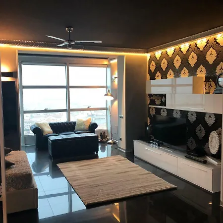 Luxury Loft “black & White 公寓 *