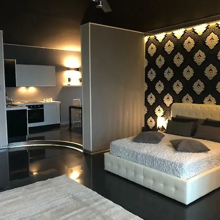 Luxury Loft “black & White * 皮亚琴察